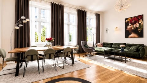 Living room, Seating area, Dining area