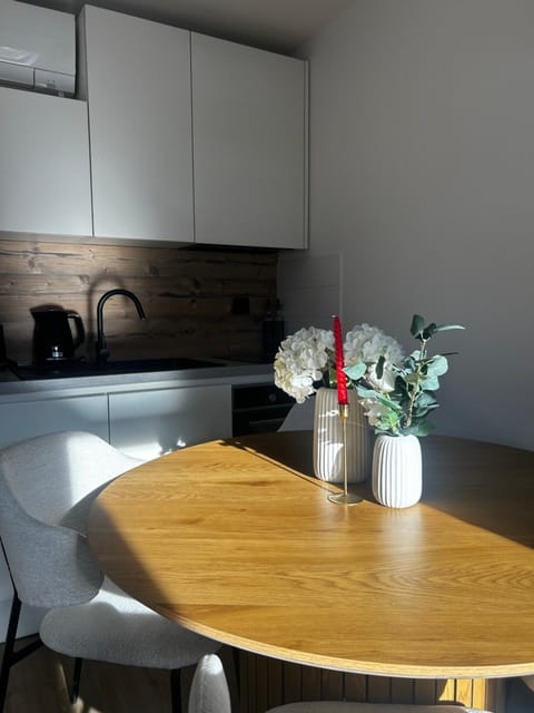 Seating area, Dining area, kitchen