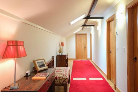 Walkers Boathouse - Luxury Lakeside Retreat House in Bowness-on-Windermere