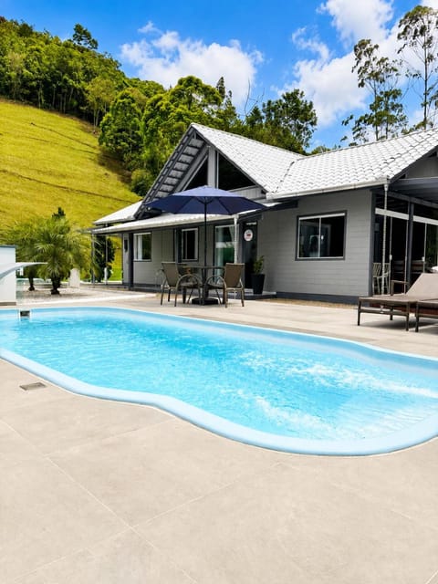 Property building, Spring, Day, Natural landscape, Mountain view, Pool view, Swimming pool, sunbed