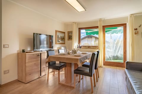 TV and multimedia, Dining area