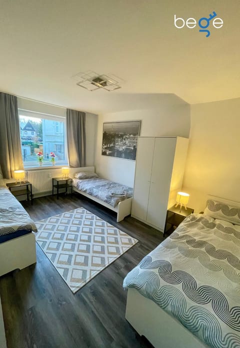 Photo of the whole room, Bedroom, heating, towels