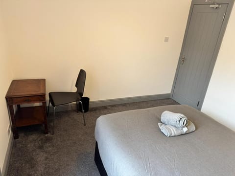 Shelton guest house apartment Apartment in Newcastle-under-Lyme