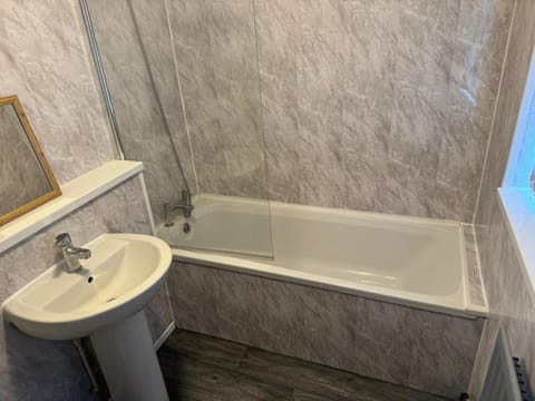 Shelton guest house apartment Apartment in Newcastle-under-Lyme