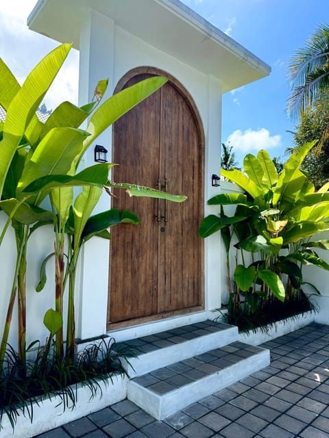 Facade/entrance, Day, Garden, Garden view