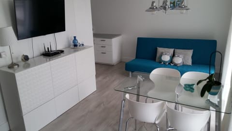 TV and multimedia, Seating area