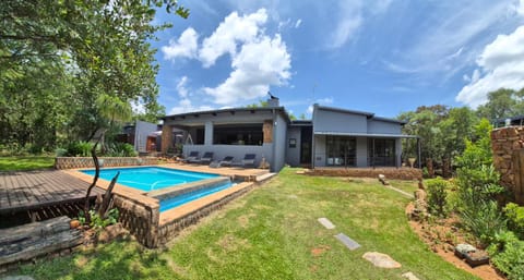 Pool view, Swimming pool, Swimming pool, sunbed