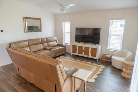 Brand New Designer Home - 5 minutes from East Port House in Wildwood