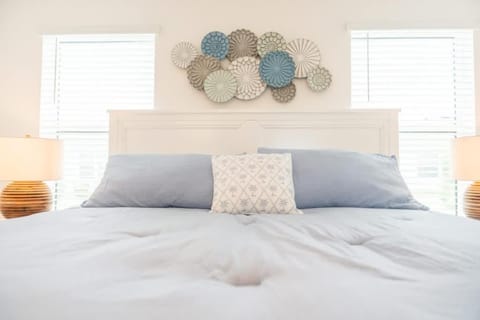 Brand New Designer Home - 5 minutes from East Port House in Wildwood