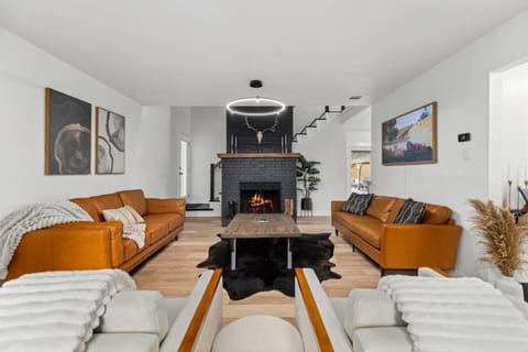 TV and multimedia, Living room, Seating area, fireplace, fireplace