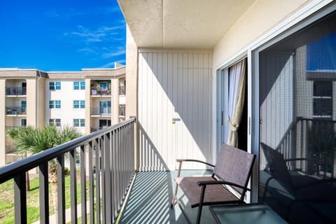 Patio, Day, Balcony/Terrace, Seating area
