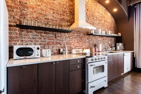 Hollyhock Suite 401 Apartment in Louisville