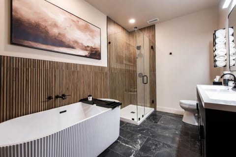 Hollyhock Suite 401 Apartment in Louisville