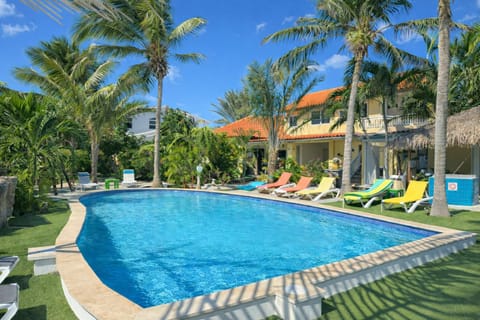 Swimming pool
