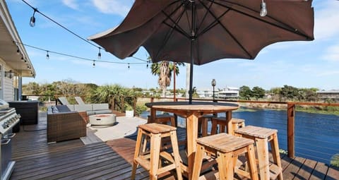 6BR Lakefront Home w/ Game Room | Near the Beach House in Laguna Beach