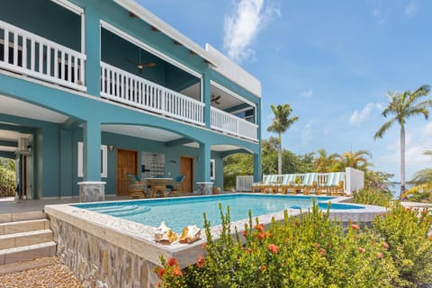 Balcony/Terrace, Swimming pool