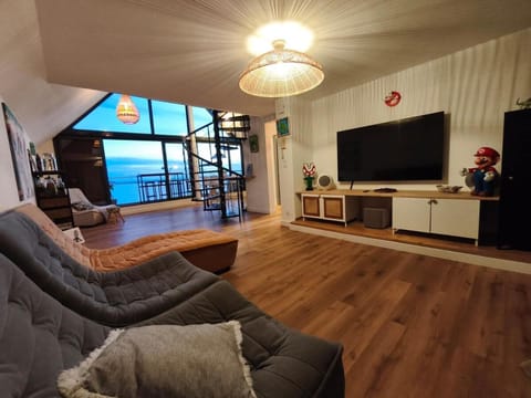 Communal lounge/ TV room, TV and multimedia, Living room, Seating area