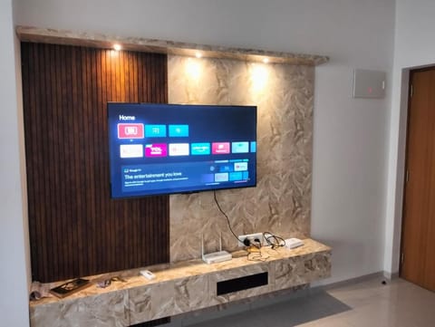 Communal lounge/ TV room, TV and multimedia, Evening entertainment