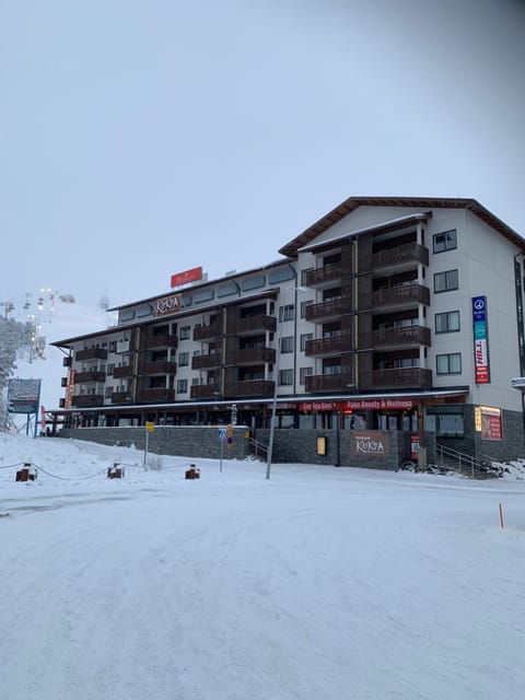 Property building, Day, Winter