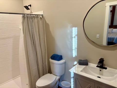 Potter’s Mill - 6 Bedrooms/Baths House in Bellevue