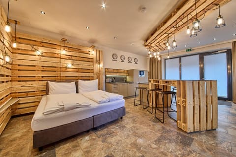 Bed, Kitchen or kitchenette, Living room, Photo of the whole room, Dining area