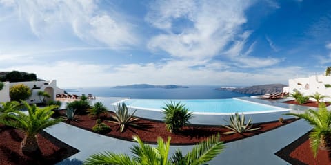 Pool view, Sea view, Swimming pool, sunbed