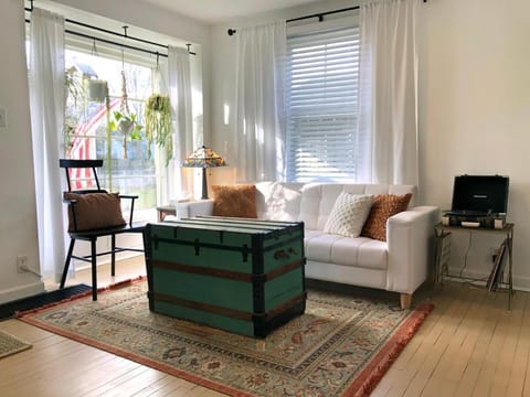 Peaceful Cozy 2BR OASIS House in Kettering