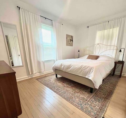 Peaceful Cozy 2BR OASIS House in Kettering