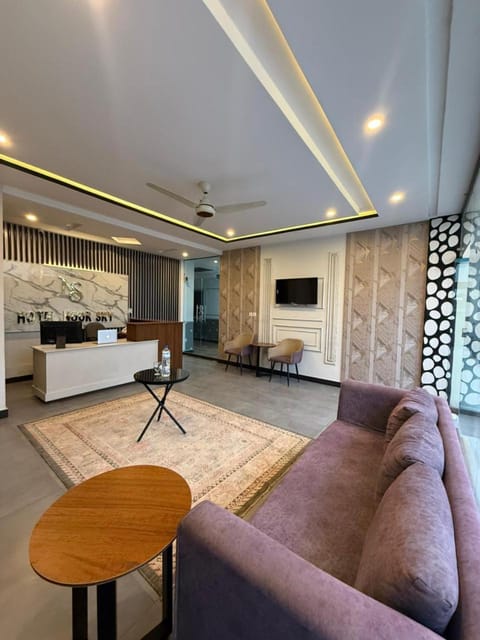 TV and multimedia, Living room, Lobby or reception, Seating area