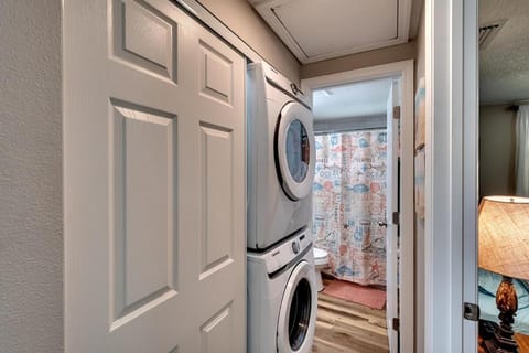 Newly renovated Bradenton bungalow Apartment in Bayshore Gardens