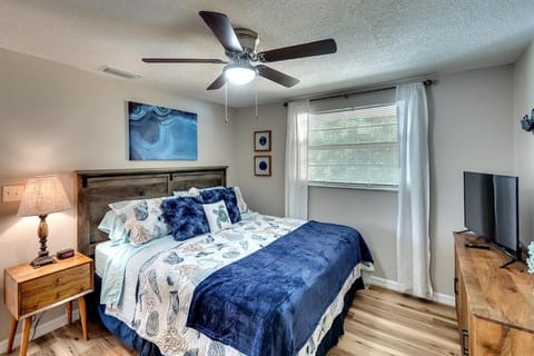 Newly renovated Bradenton bungalow Apartment in Bayshore Gardens