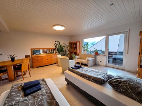 Bed, Living room, Photo of the whole room, Seating area