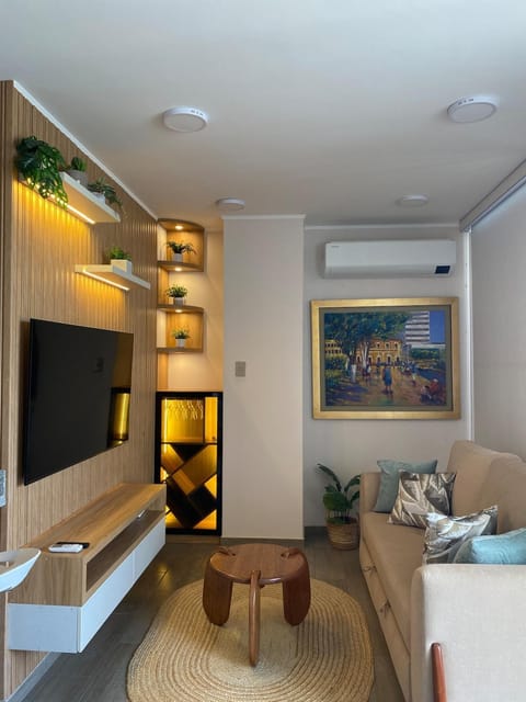 Communal lounge/ TV room, TV and multimedia, Living room, air conditioner