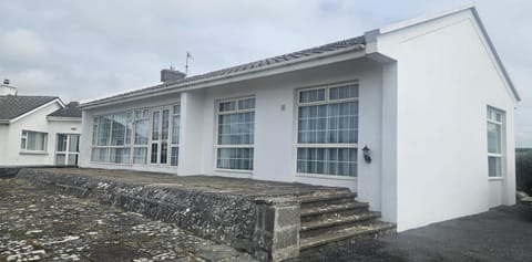 Seapark Lahinch House 3 min walk to Beach&Village House in Lahinch