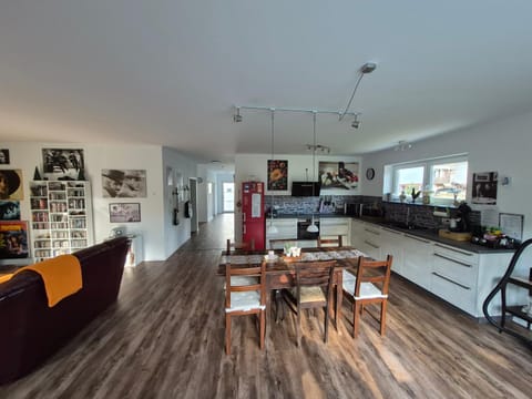 Kitchen or kitchenette, Dining area, Facility for disabled guests, kitchen
