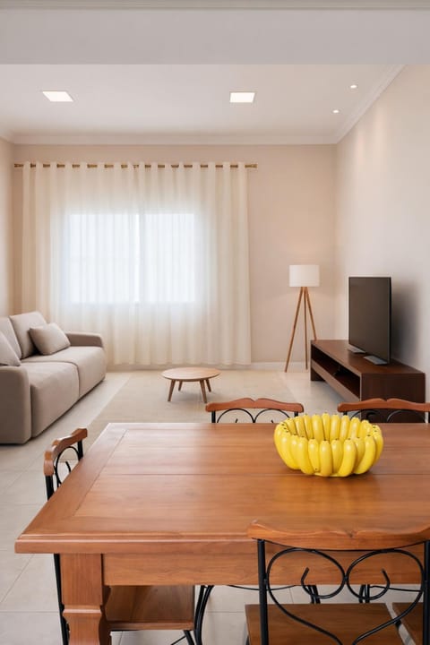 Communal lounge/ TV room, TV and multimedia, Living room, Seating area, Dining area, Evening entertainment