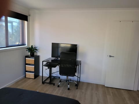 Easy homestay, room in private home, for solo traveller Vacation rental in Tasmania