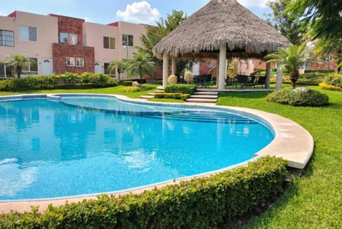 Garden, Swimming pool, Swimming pool