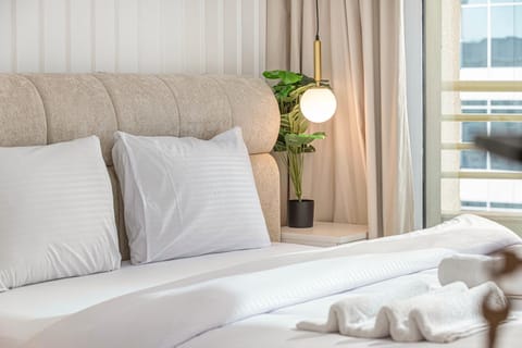 Luxury 3BHK with floating bed in Marina Apartment in Dubai