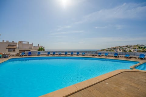 Pool view, Sea view, Swimming pool, sunbed