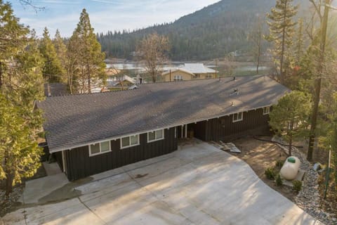 Property building, Natural landscape, Mountain view