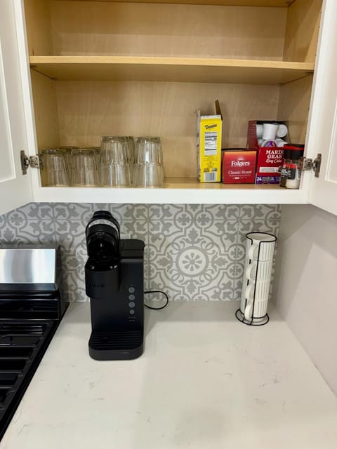 Charming Home near Superdome and French Qtr - less than 10 min House in Warehouse District