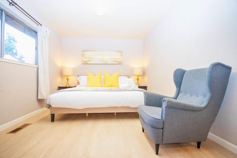 Bed, Photo of the whole room, Bedroom