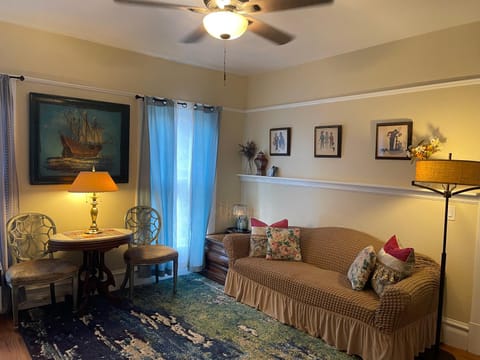 Suite in Downtown Riverside Vacation rental in Riverside