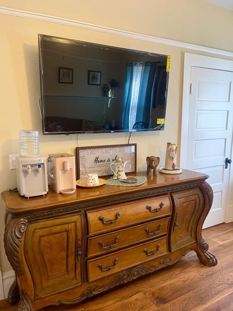 Suite in Downtown Riverside Vacation rental in Riverside