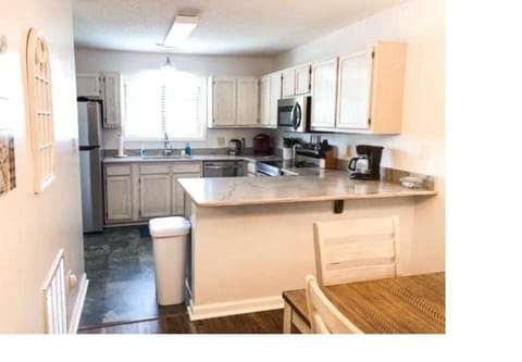 23 A Lil Salty 2 BR 2 5 BA Townhome BayTree 3 Little River Apartment in Little River