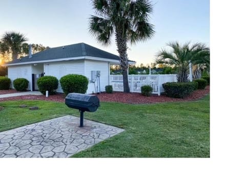 D2 Bishop on the Green 2 BR 2 BA Condo Colonial Charters Golf Course Apartment in Little River