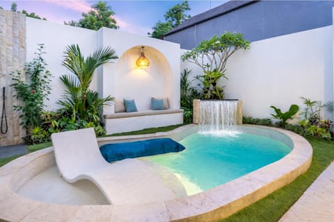 Natural landscape, Garden, Garden view, Pool view, Swimming pool, sunbed