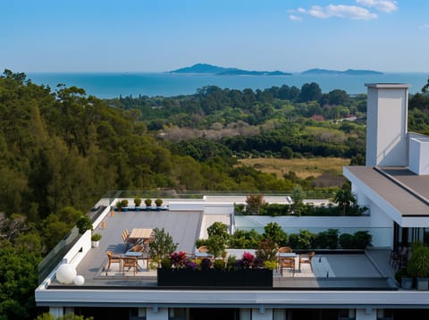 Property building, Nearby landmark, Day, Natural landscape, Bird's eye view, Balcony/Terrace, Mountain view, Sea view