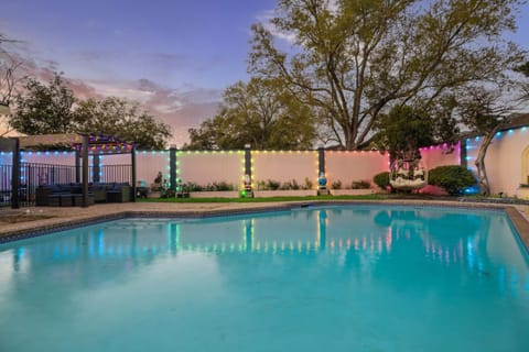 SpaceZ House in Mission Bend